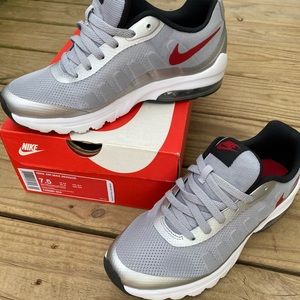 Nike AirMax Invigor